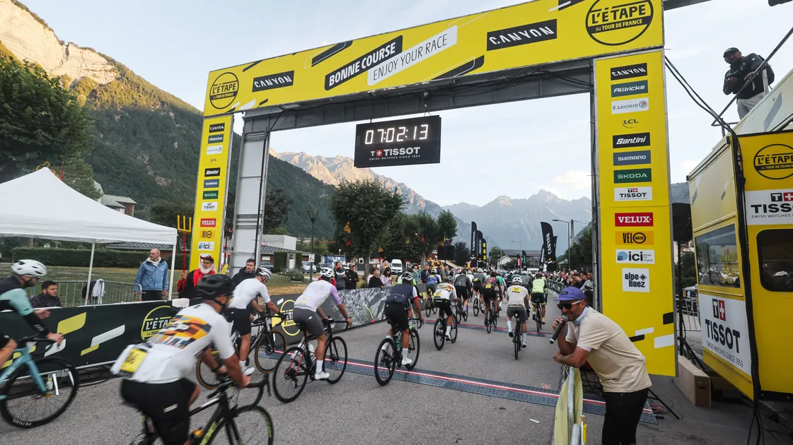 Cyclistes au départ de l'Etape du Tour