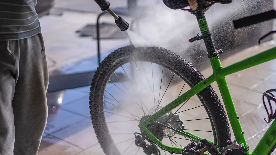 Solution pour laver son vélo : la station de lavage