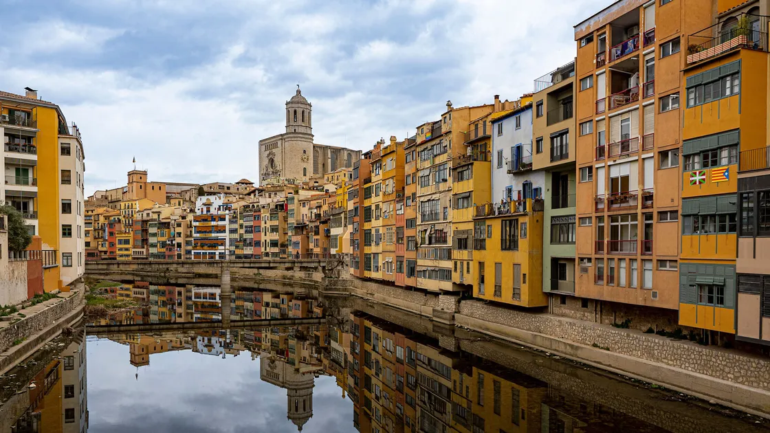 Les maisons colorées de Gérone, en Catalogne